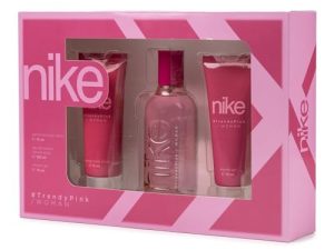 Nike – Trendy Pink, Perfume 100 ml + Gel de Baño 75 ml + Loción Corporal 75 ml, Estuche de Regalo de Mujer, Pack Nike Trendy Pink, Femenino, Fresca y Juvenil, Colonia Floral y de Larga Duración