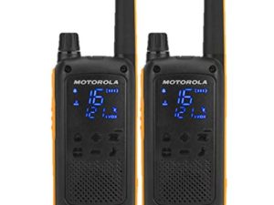 Motorola Talkabout T82 Extrem – Walki-Talkis, Alcance hasta 10 Km, Pantalla Oculta, Linterna LED, color Negro y Amarillo
