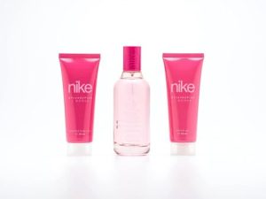 NIKE – Trendy Pink Colonia 100 ml + Gel de Baño 75 ml + Crema Corporal 75 ml, Estuche de Regalo Mujer, Eau de Toilette Natural y Femenina, Aroma Floral, Fragancia Fresca, Juvenil y de Larga Duración